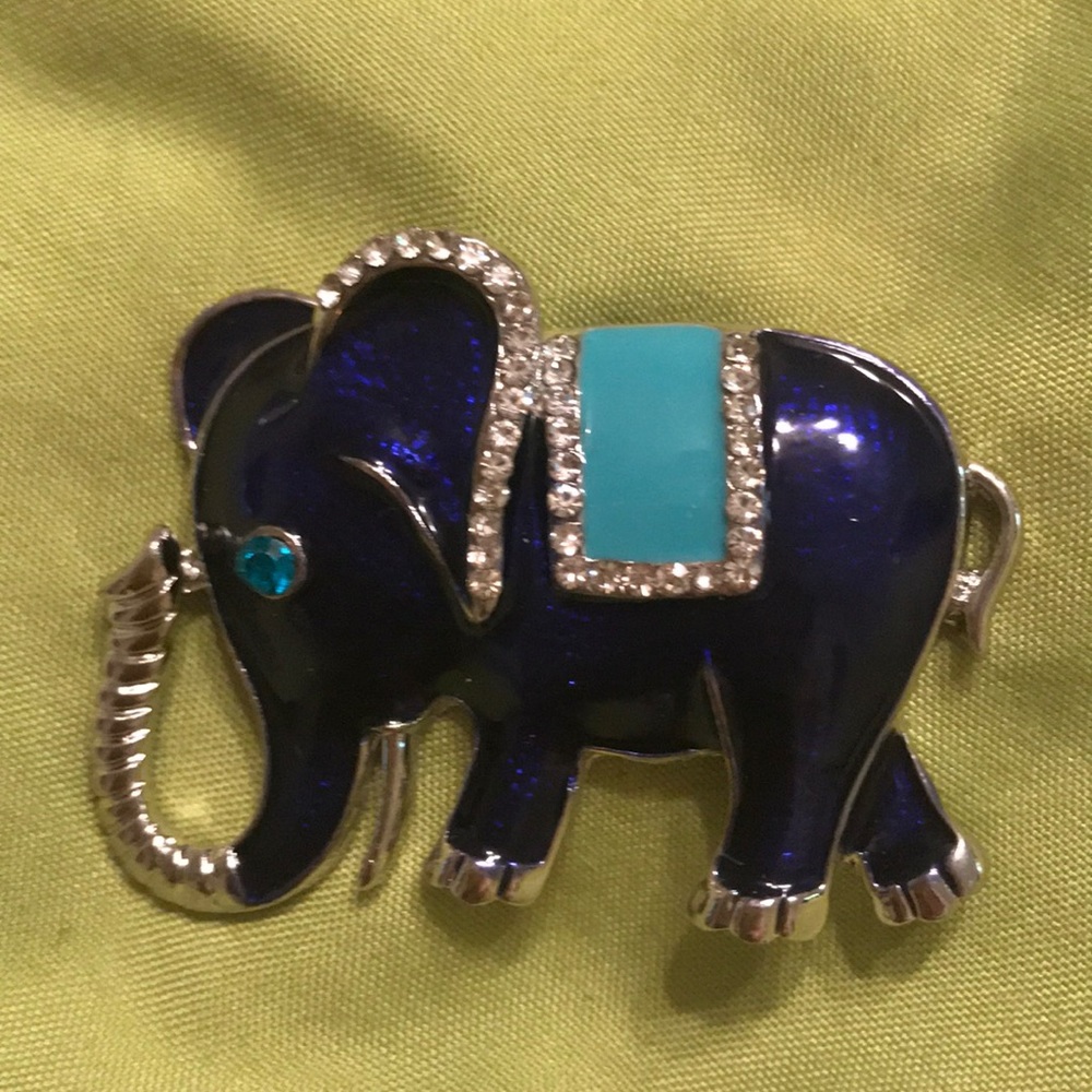 Elephant Pin - Picture 2 of 6